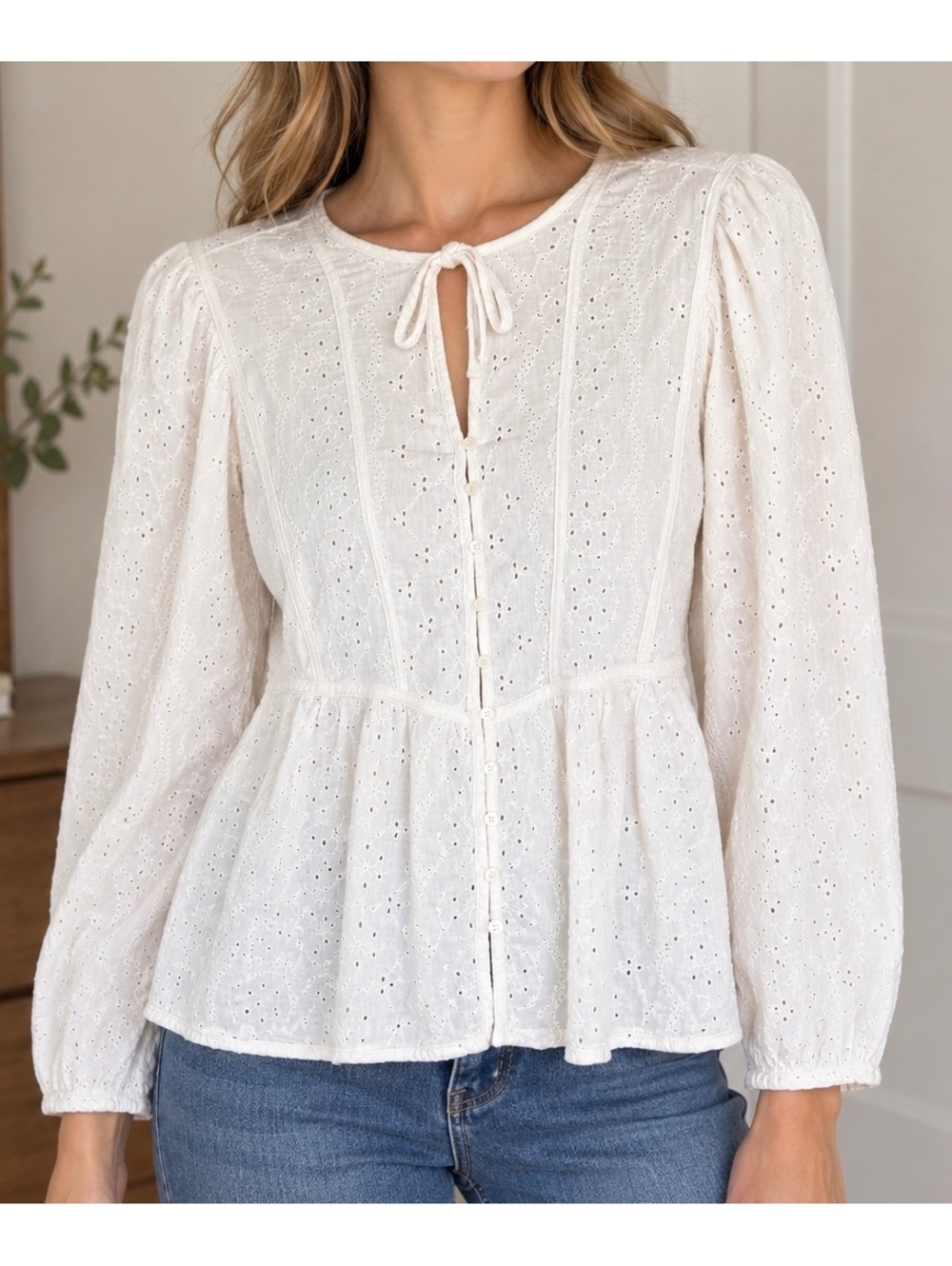 Old Navy Large White Embroidered Eyelet Boho Blouse Flutter Sleeve Button Front
